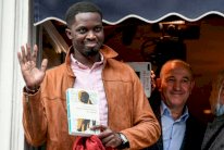 السنغالي محمد مبوغار سار أول كاتب من إفريقيا جنوب الصحراء يفوز بجائزة غونكور