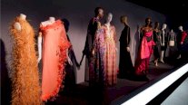 ديور وبالنسياغا ملكا الأزياء الراقية وإرثهما ضمن معرض في نيويورك