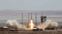 إيران تختبر صاروخاً لحمل الأقمار الاصطناعية لأهداف