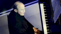 وفاة عازف البيانو مناحيم بريسلر عن 99 عاماً