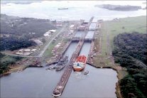 قناة السويس تحقق رقماً قياسياً بعبور 60 سفينة