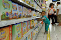 الصين تشدد لوائح إستيراد حليب الأطفال