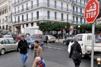 الجزائر تواجه صعوبات للحد من بطالة الشباب