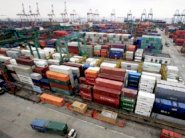 الصين تتوقع إرتفاعاً طفيفاً في صادراتها