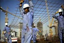  قطر للبترول تولي اهتمامًا بتقرير منظمة العفو حول العمال الأجانب