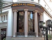 بورصة مصر تغلق على تراجع ومؤشرها يخسر 0.31%