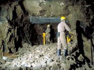 مذكرة تفاهم بين الجزائر وتنزانيا في قطاع الطاقة والمناجم