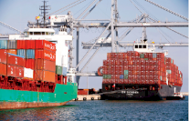 الجزائر تسجل تراجعاً ملموساً بالفائض التجاري