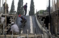 إسرائيل سمحت للمرة الاولى الأحد بادخال مواد بناء إلى غزة