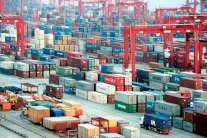 الصين قد تتخطى أميركا كأكبر دولة تجارية في العالم