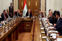 موازنة العراق تواجه تقليص النفقات 