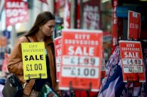 تقرير يحذر من تفاقم الفقر في بريطانيا