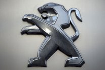 «بيجو» الفرنسية للسيارات تؤكد رغبتها في لعودة إلى إيران