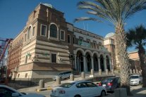 مركزي ليبيا يحذر من عجز حاد في الموازنة بسبب هبوط العوائد النفطية