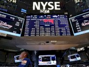 النفط يغلق على أدنى انخفاض في نيويورك منذ 5 سنوات