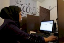 نساء عاملات في الإمارات: فرصنا متساوية مع الرجال