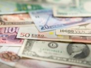 أسعار صرف العملات تعود بقوة إلى واجهة إهتمام الأسواق 