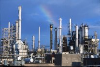 الشال: حذار من التوظيف السياسي للصراع النفطي!