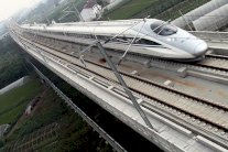 أوكرانيا ستوقف خدمة القطارات إلى منطقة القرم