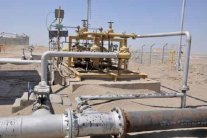 فساد وبيروقراطية العراق يهددان تطوير حقل الرميلة النفطي