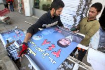 المثقفون العراقيون.. سلالم لصعود السياسيين إلى قبة البرلمان 