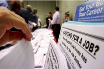 الشباب العرب يعزفون عن الوظائف الحكومية