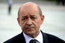 وزير الدفاع الفرنسي يزور ساحل العاج والسنغال 