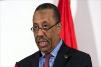 حكومة الثني تنتظر قرار القضاء قبل تسليم السلطة لمعيتيق