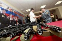 روسيا ترفع الحظر على شحنات الأسلحة إلى باكستان