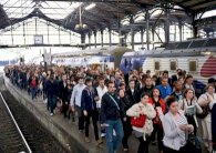 إضراب عمال السكك الحديد في فرنسا يدخل يومه السادس