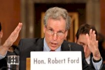 فورد: لتسليح المعارضة السورية بصواريخ أرض ـ جو