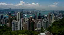 موظفو القطاع المالي في هونغ كونغ يخشون تنامي نفوذ الصين