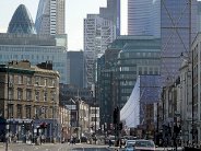 بريطانيا تشهد تراجعاً في صادراتها واستثمارات قطاع الأعمال