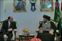 الصدر يدعو المالكي إلى التنحي ويشيد بتنازل النجيفي