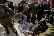 مقدسيون وجمعيات حقوقية يتهمون شرطة اسرائيل باستخدام العنف المفرط