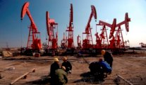 العراق يفتتح حقل بدرة النفطي بطاقة إنتاجية 15 ألف برميل يومياً