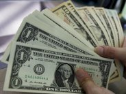 تركمانستان تخفض عملتها ازاء الدولار