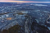 كندا تعرب عن خيبة أملها لرفض أوباما خط أنابيب كيستون