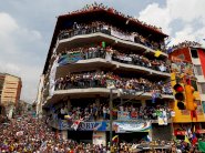 صفوف الانتظار المزمنة في فنزويلا