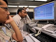  الأسهم الباكستانية تسجل تراجعاً قياسياً