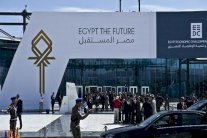 مصر توقّع اتفاقيات بمليارات الدولارات