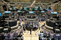  بورصة وول ستريت تتردد لدى الافتتاح بـ0.09%