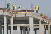 (مرسوم الأراضي) قد يسهم في حل مشكلة الإسكان بالسعودية