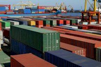 التجارة الخارجية لعُمان.. تراجع في الصادرات والواردات