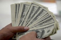  الدولار بأعلى مستوى في 12 عاماً أمام الين الياباني