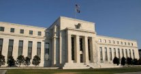 المركزي الاميركي اكثر تشاؤما بشان النمو والبطالة