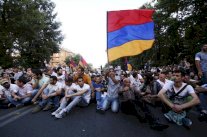 استمرار التظاهرات في ارمينيا بسبب رفع اسعار الكهرباء