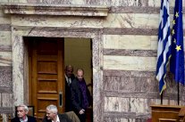 اليونان تدعو المجلس المالي الطارئ إلى الاجتماع