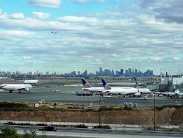 عطل معلوماتي يسبب تأخيرا في مطارات الساحل الاميركي