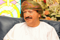 عُمان تؤكد على استمرار ربط عملتها بالدولار الأميركي